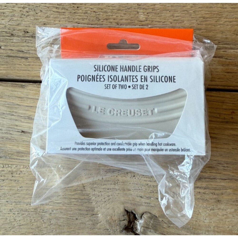 Le Creuset Silicone Handle Grips Set of 2 Meringue NEW